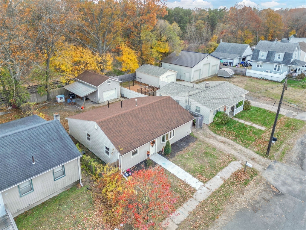 49 Mohegan Avenue Springfield, MA 01151 - Photo 28 of 33