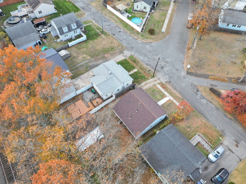 49 Mohegan Avenue Springfield, MA 01151 - Photo 31 of 33