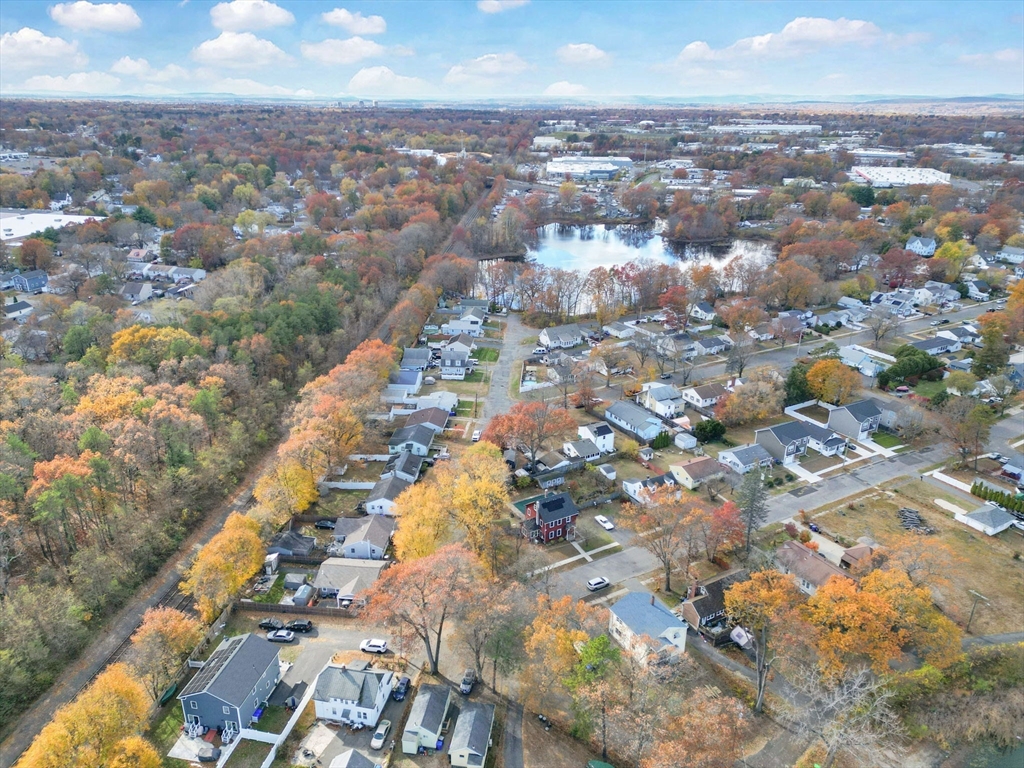 49 Mohegan Avenue Springfield, MA 01151 - Photo 32 of 33