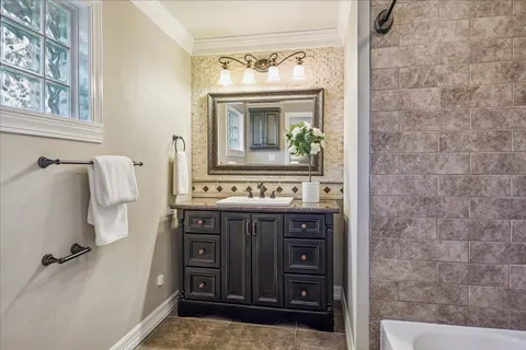 $579,000 | 9813 Pine Lake Drive, Houston, TX 77055