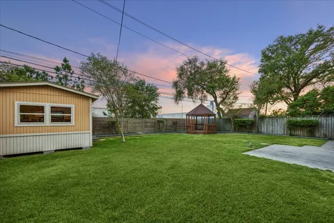$579,000 | 9813 Pine Lake Drive, Houston, TX 77055