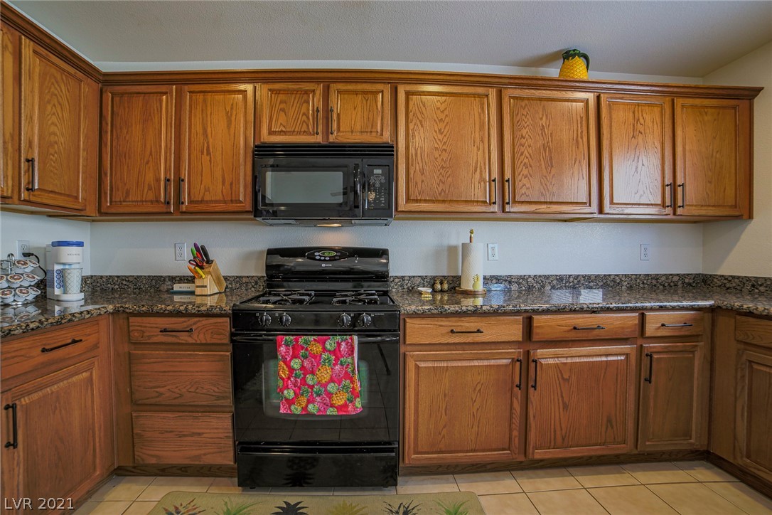 2751 Fountain Ridge Lane Henderson, NV 89074 - Photo 7 of 29