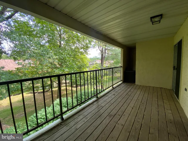 a close up view of washer and dryer