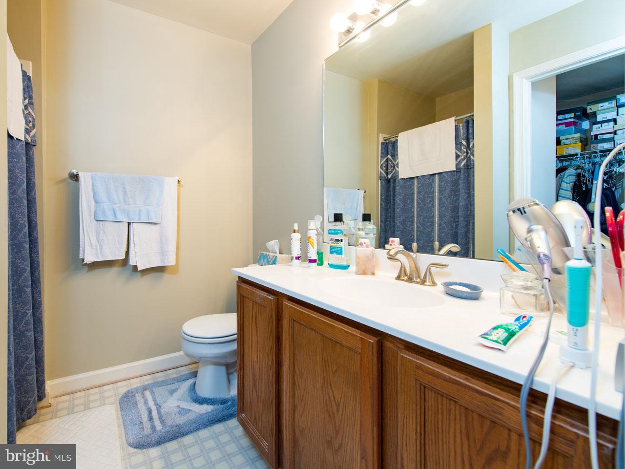 6371 Racetec Place Springfield, VA 22150 - Photo 11 of 21 Master Bathroom