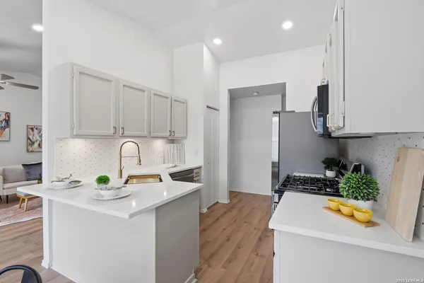 $2,000 | 5822 Misty Glen, San Antonio, TX 78247