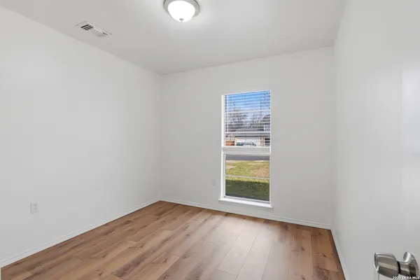$2,000 | 5822 Misty Glen, San Antonio, TX 78247