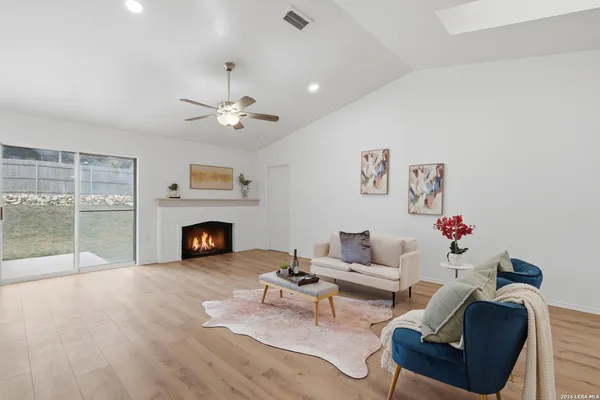 $2,000 | 5822 Misty Glen, San Antonio, TX 78247