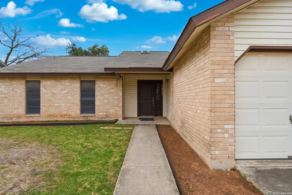 $2,000 | 5822 Misty Glen, San Antonio, TX 78247