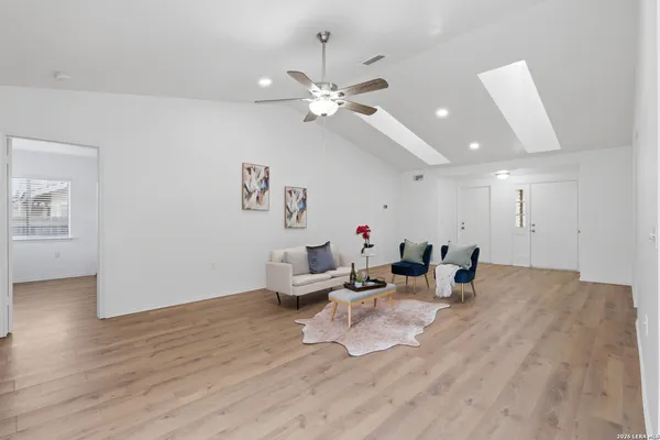 $2,000 | 5822 Misty Glen, San Antonio, TX 78247