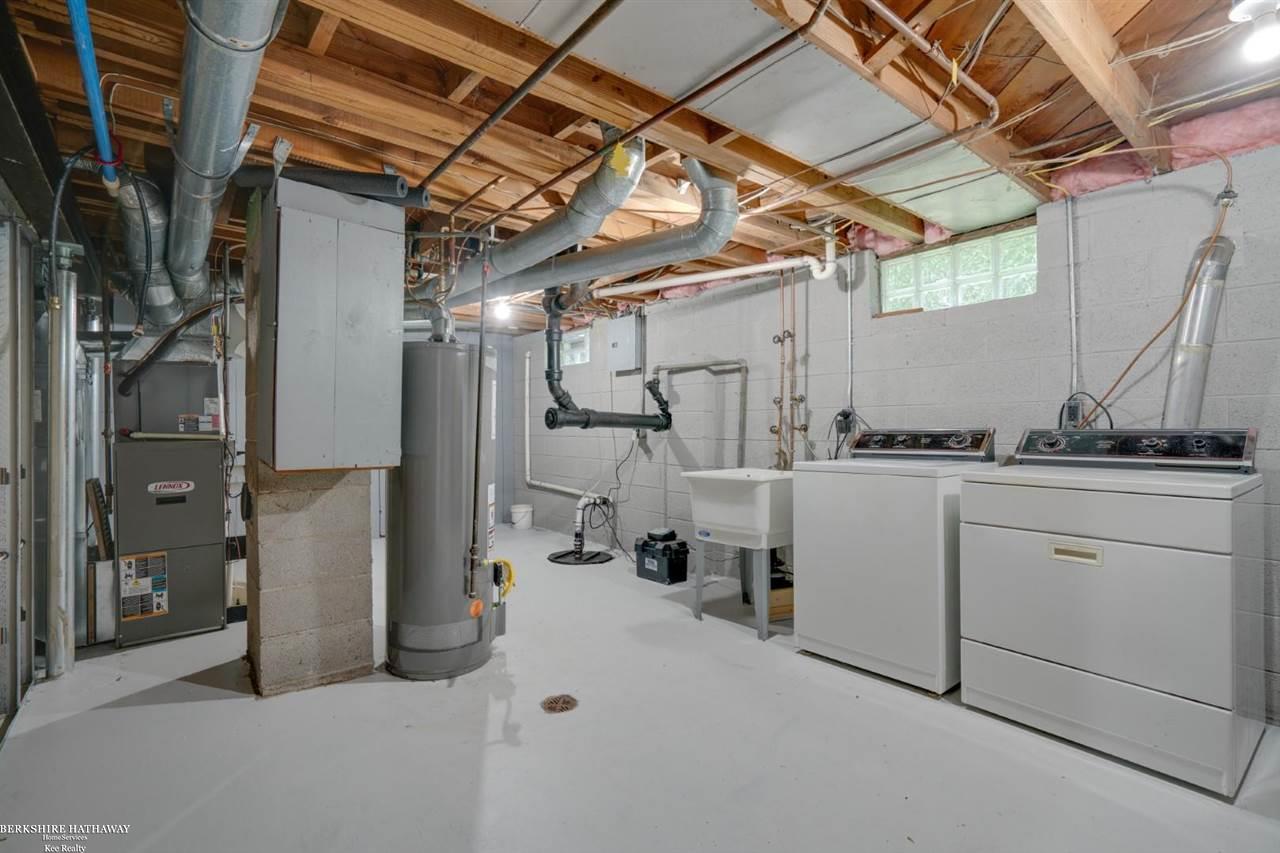 50601 Sass Road New Baltimore, MI 48047 - Photo 19 of 28 50047464-18.JPG