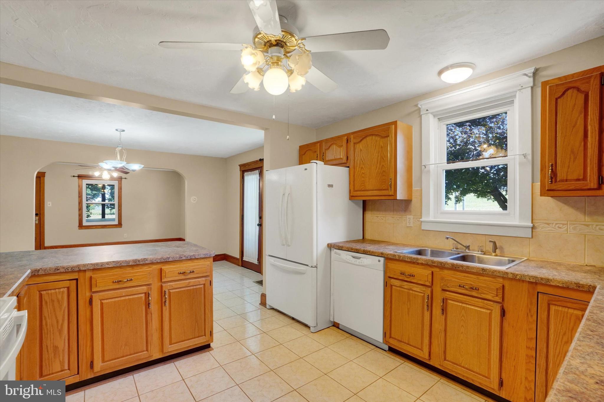 2438 New Park Road New Park, PA 17352 - Photo 9 of 28