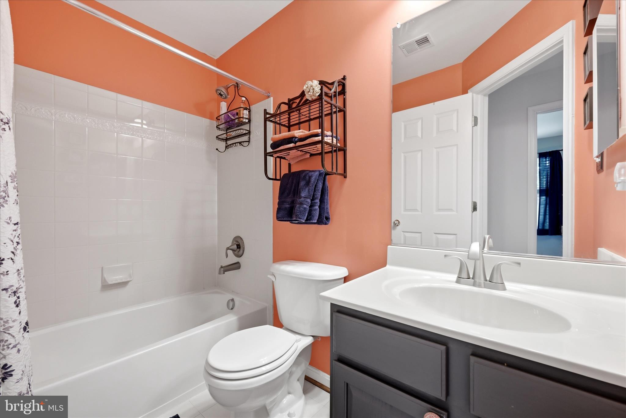 405 Leeds Ridge Court Purcellville, VA 20132 - Photo 33 of 64 Bathroom