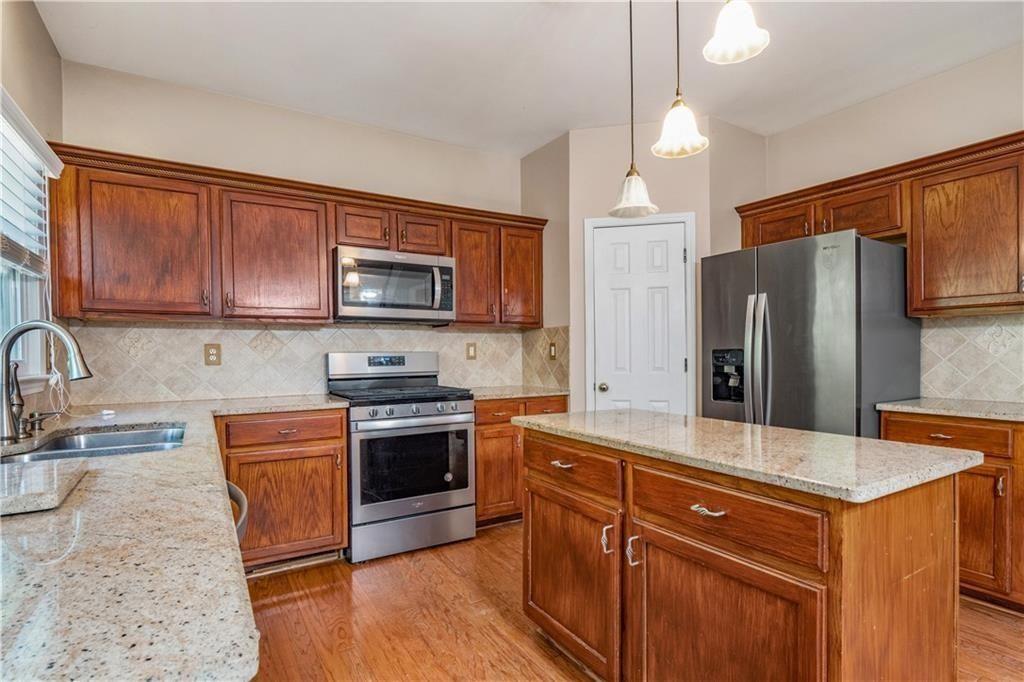 11380 Crossington Road Alpharetta, GA 30005 - Photo 5 of 17