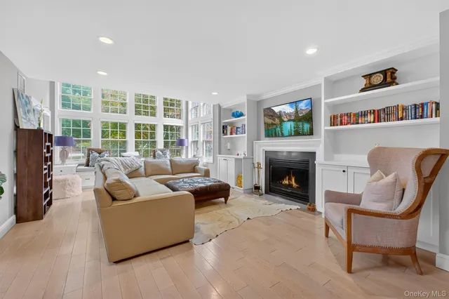 $899,900 | 16 Nottingham Way, Mahopac, NY 10541