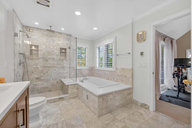 $899,900 | 16 Nottingham Way, Mahopac, NY 10541