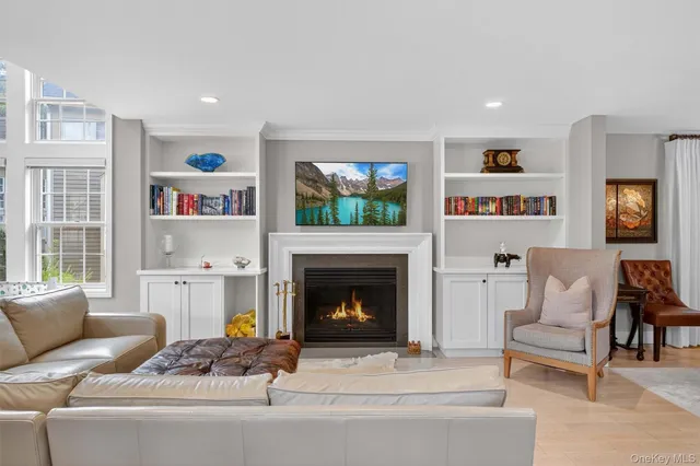 $899,900 | 16 Nottingham Way, Mahopac, NY 10541