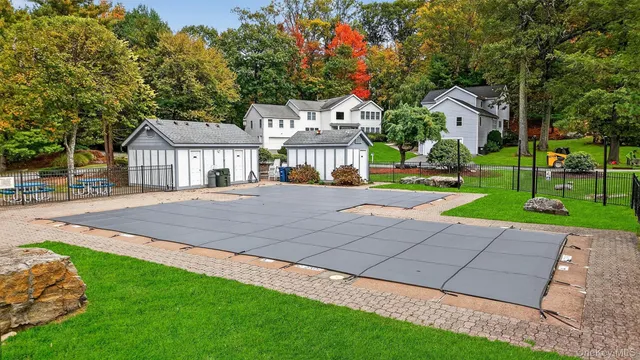 $899,900 | 16 Nottingham Way, Mahopac, NY 10541