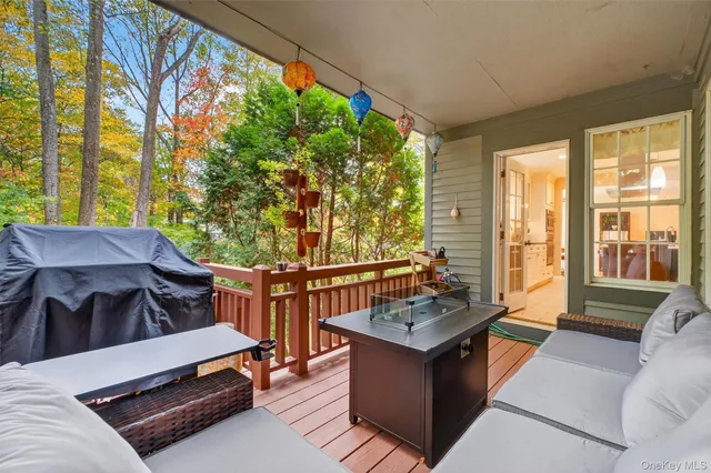 $899,900 | 16 Nottingham Way, Mahopac, NY 10541