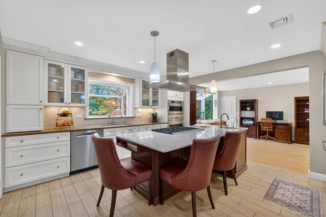 $899,900 | 16 Nottingham Way, Mahopac, NY 10541