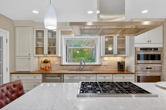 $899,900 | 16 Nottingham Way, Mahopac, NY 10541