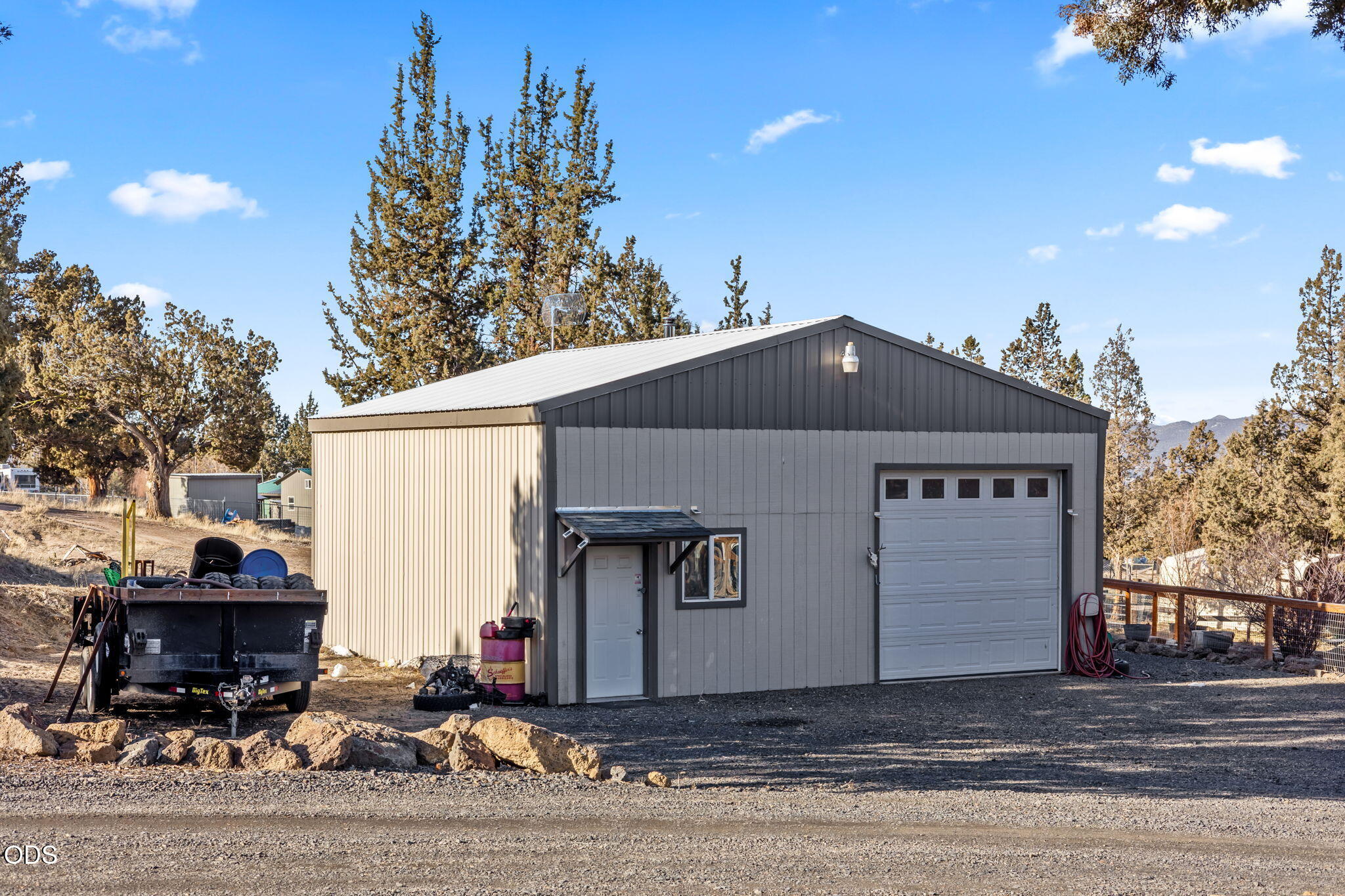 3199 Southeast Maphet Road Prineville, OR 97754 - Photo 3 of 45 Gallery Image 3