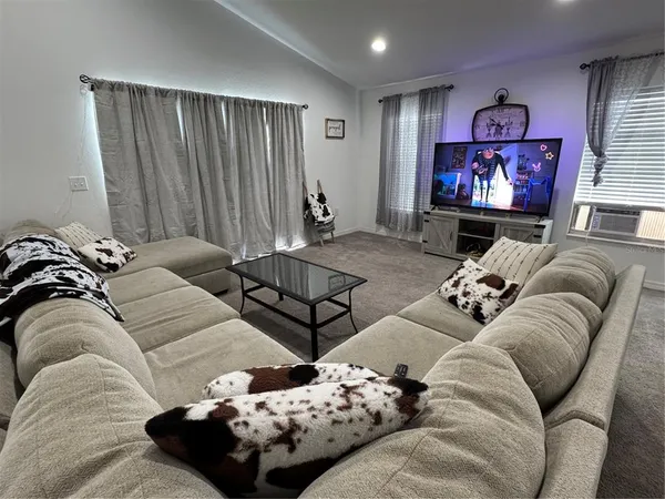 $299,900 | 840 Palmetto Avenue, Frostproof, FL 33843