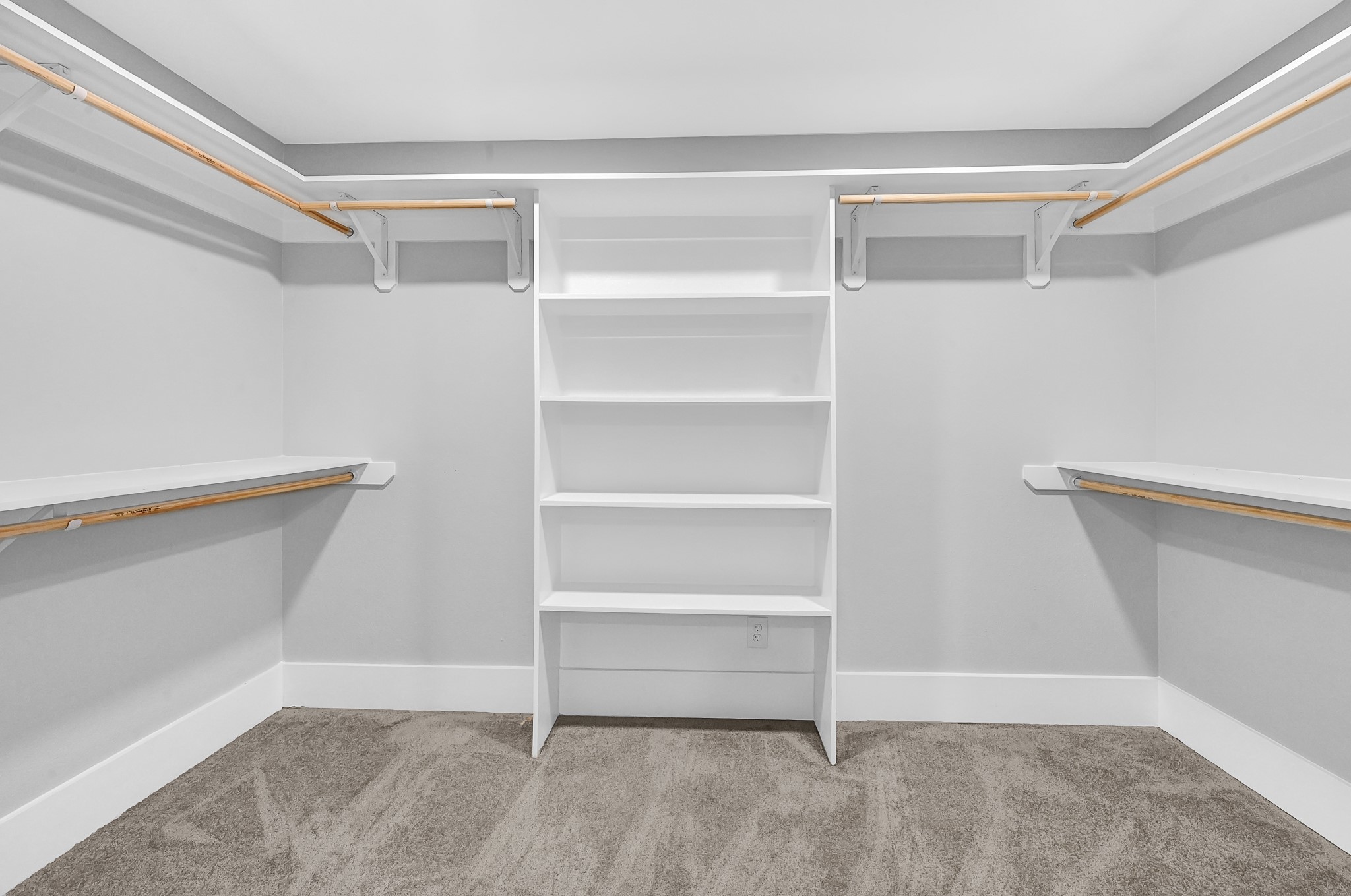 3343 Tampa Street Houston, TX 77021 - Photo 21 of 41 a view of an empty walk in closet