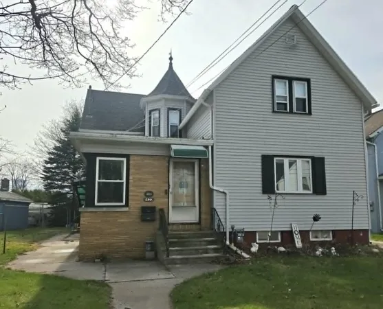 $196,000 | 1420 Hawthorne Avenue, Two Rivers, WI 54241