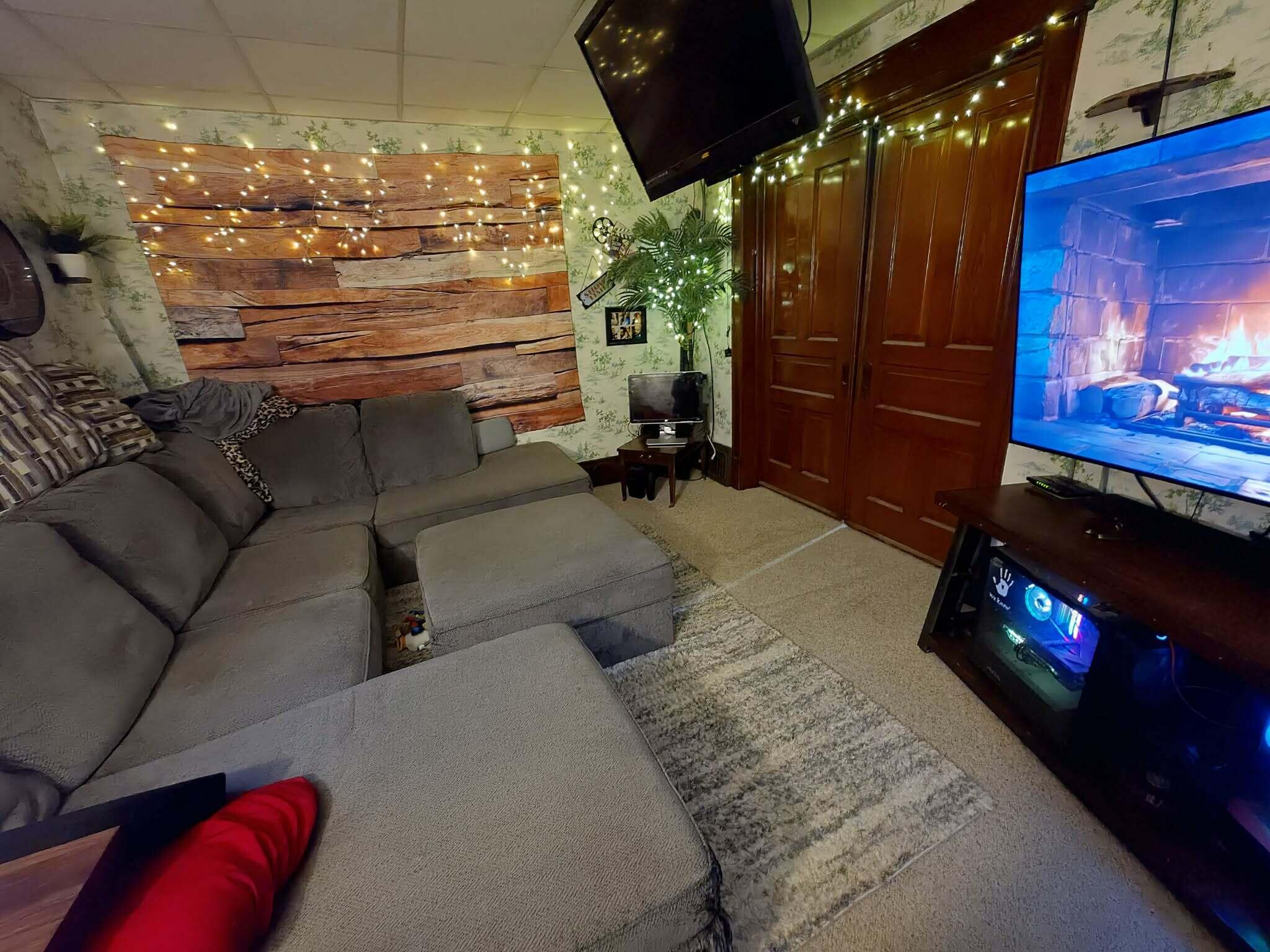 1420 Hawthorne Avenue Two Rivers, WI 54241 - Photo 11 of 38 tvroom