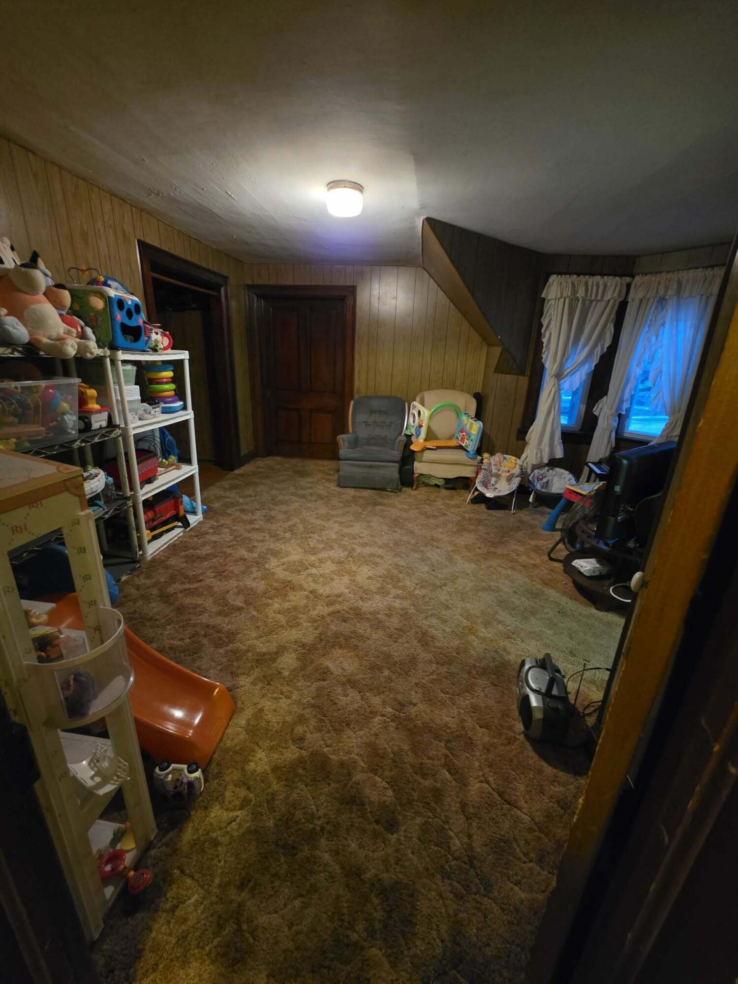 1420 Hawthorne Avenue Two Rivers, WI 54241 - Photo 21 of 38 upperliving