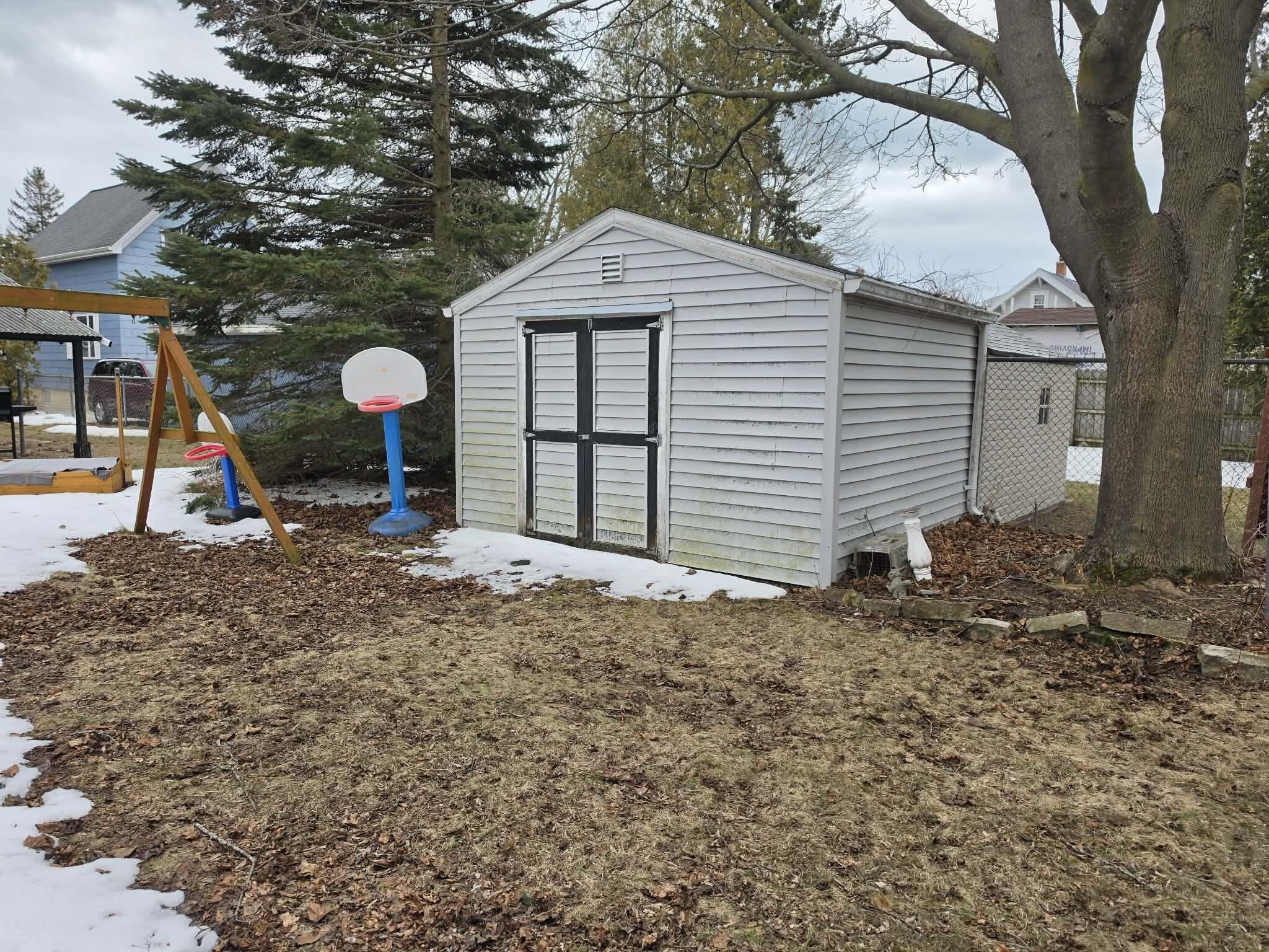 1420 Hawthorne Avenue Two Rivers, WI 54241 - Photo 30 of 38 shed