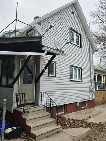 $198,000 | 1420 Hawthorne Avenue, Two Rivers, WI 54241