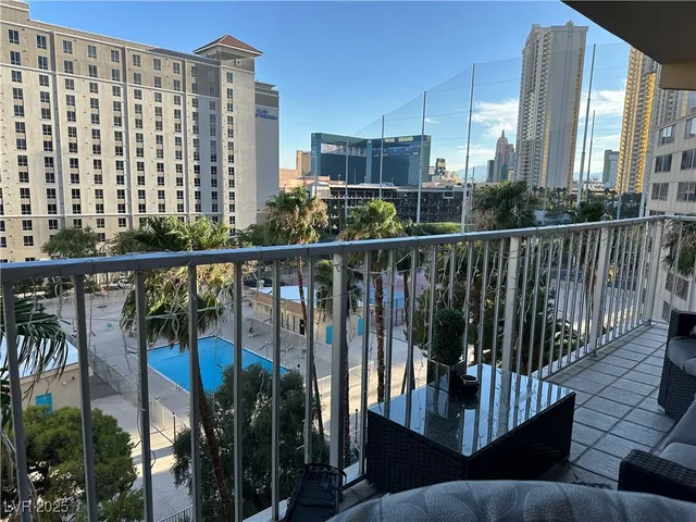 $2,700 | 205 East Harmon Avenue, Unit 807, Las Vegas, NV 89169