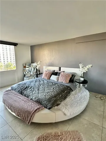 $2,700 | 205 East Harmon Avenue, Unit 807, Las Vegas, NV 89169