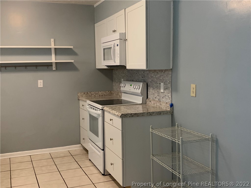 5952 Spinner Road Hope Mills, NC 28348 - Photo 3 of 16 Gallery Image 3