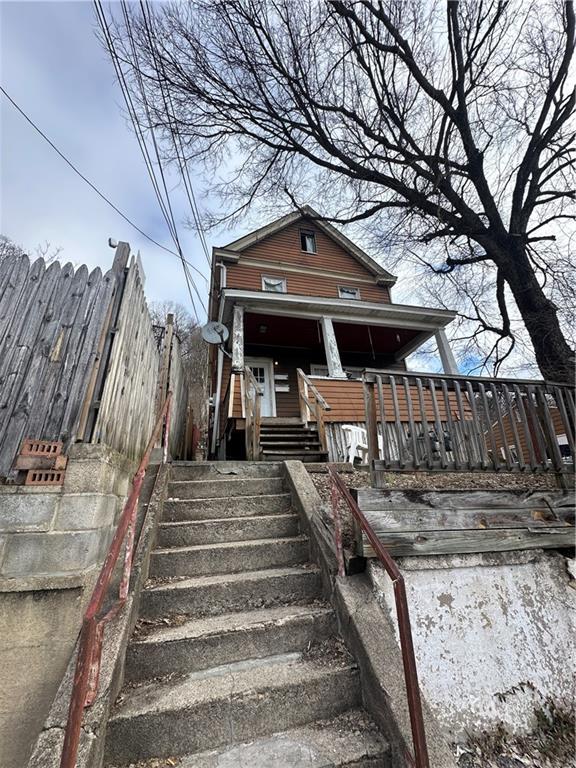 934 Ridge Avenue McKees Rocks, PA 15136 - Photo 3 of 16