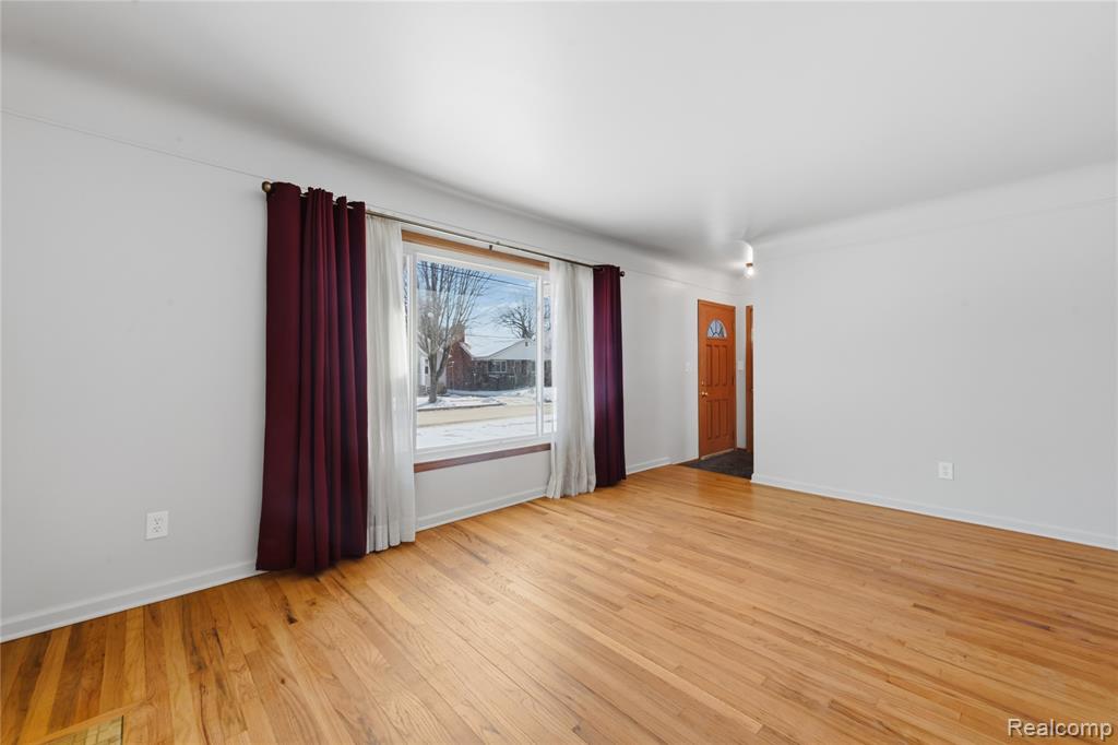 2722 Banner Street Dearborn, MI 48124 - Photo 7 of 32
