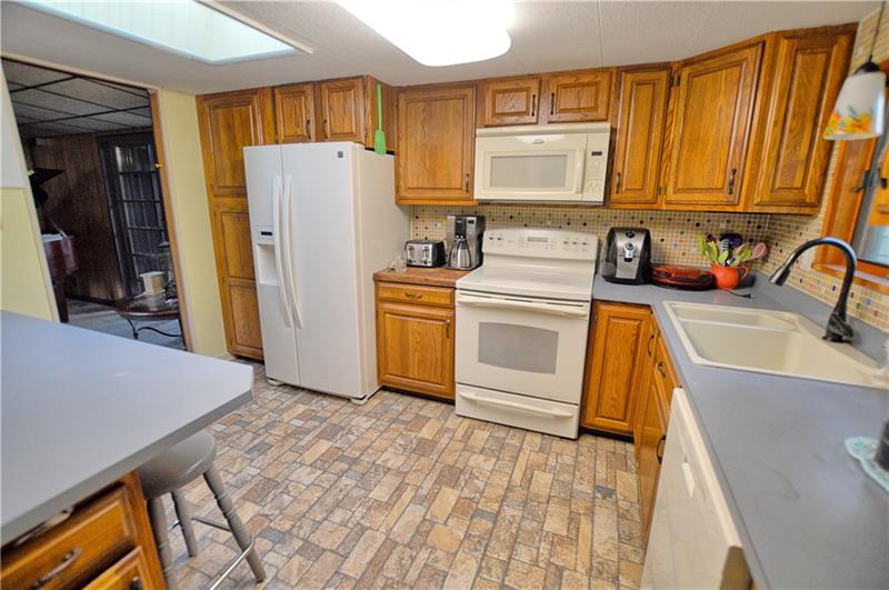 131 North Hazzard Road Jackson Center, PA 16133 - Photo 9 of 18