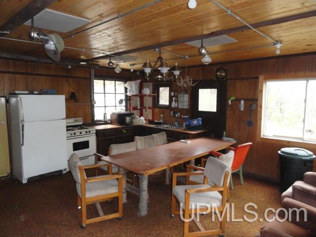 18010 Indian Road Lanse, MI 49946 - Photo 6 of 15