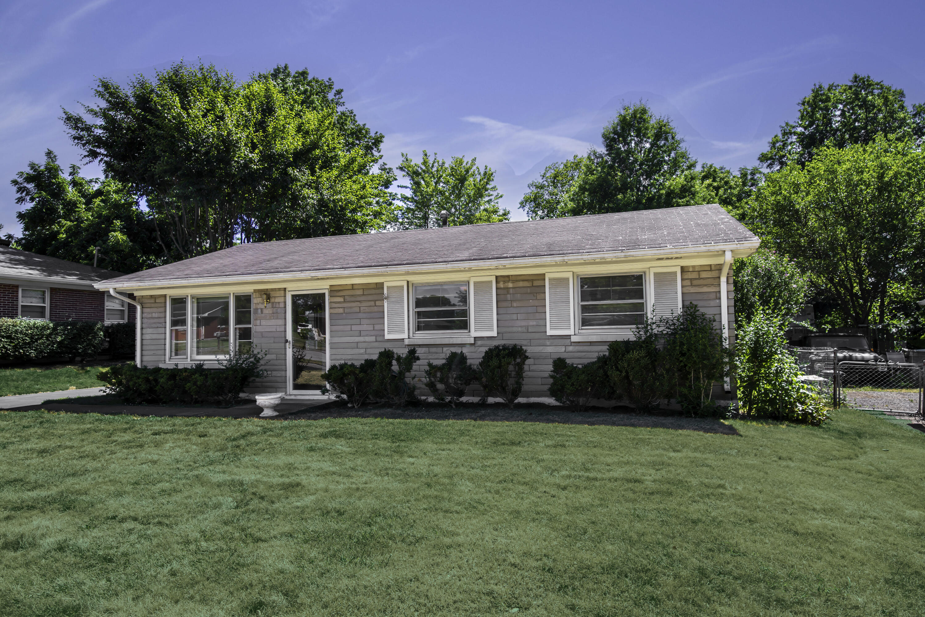 690 Eden Road Lexington, KY 40505 - Photo 1 of 16 Eden 1