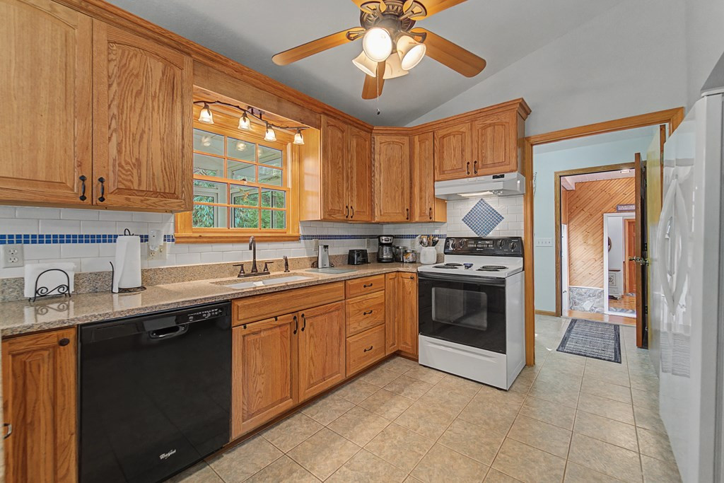 1107 Panther Creek Road Almond, NC 28702 - Photo 5 of 52