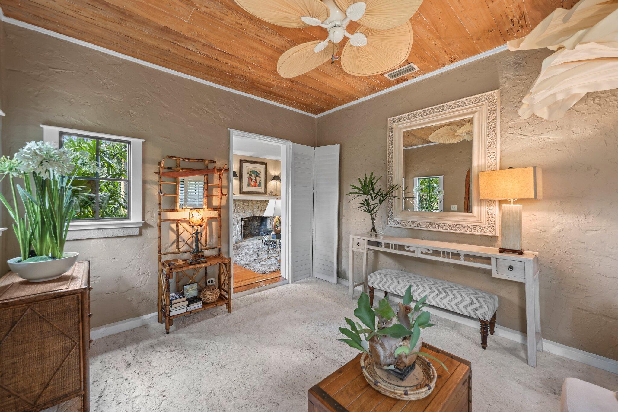 605 Sunset Road West Palm Beach, FL 33401 - Photo 16 of 42 Entry Foyer