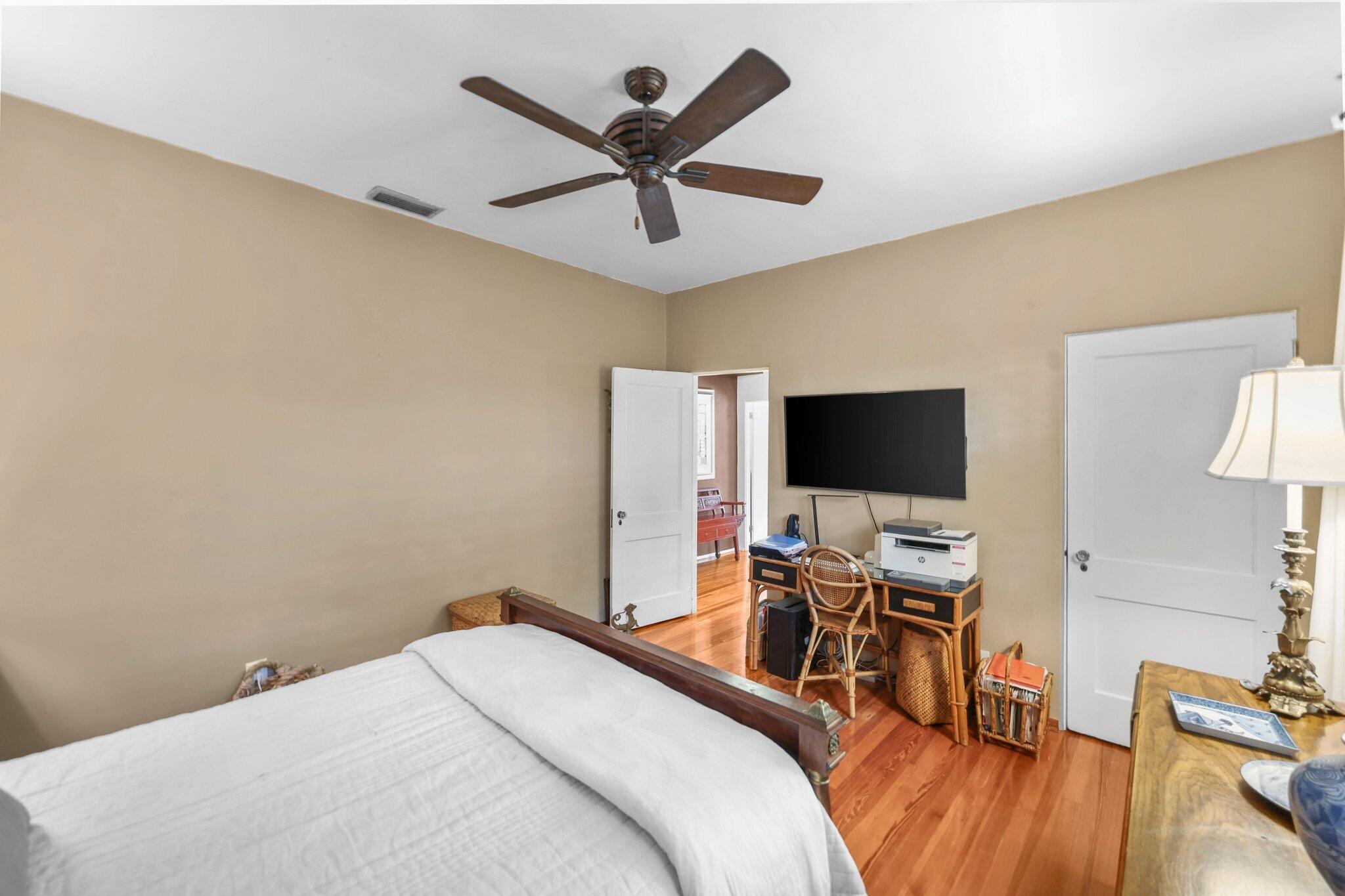 605 Sunset Road West Palm Beach, FL 33401 - Photo 26 of 42 Primary Bedroom