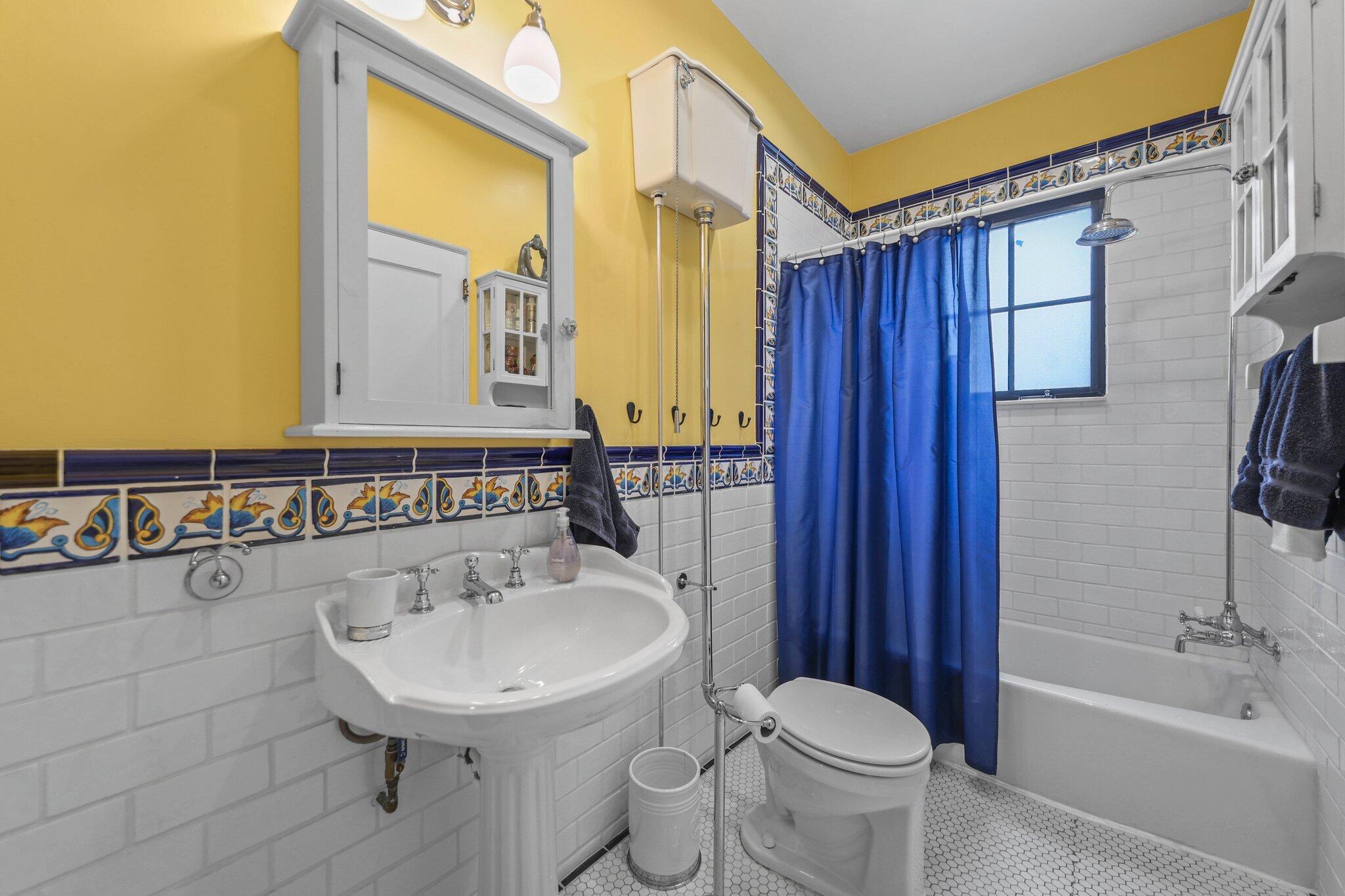 605 Sunset Road West Palm Beach, FL 33401 - Photo 27 of 42 Primary Bathroom