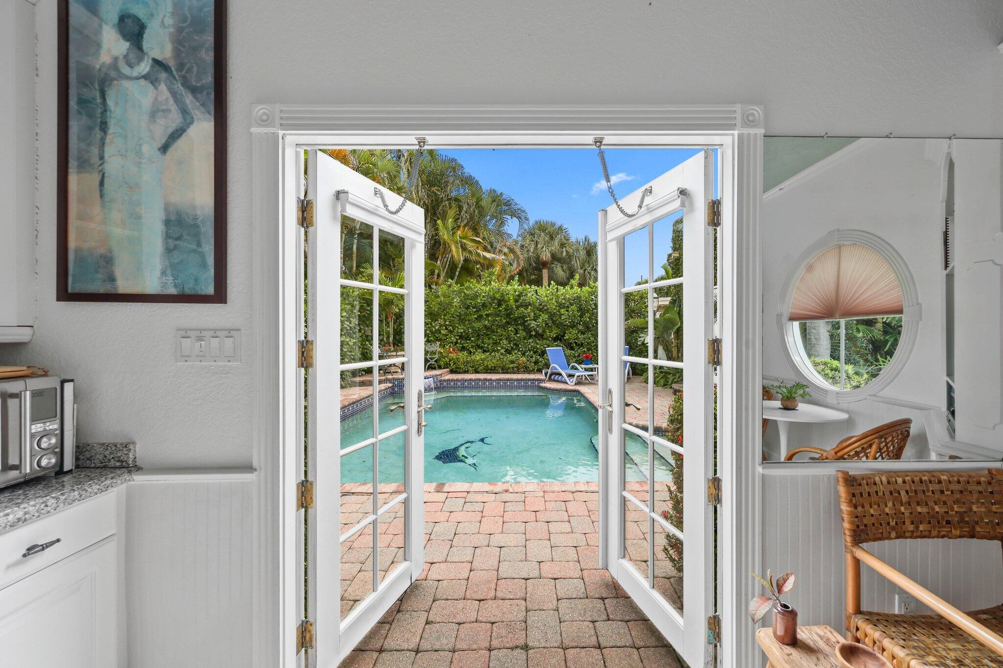 605 Sunset Road West Palm Beach, FL 33401 - Photo 35 of 42 Guest Cottage