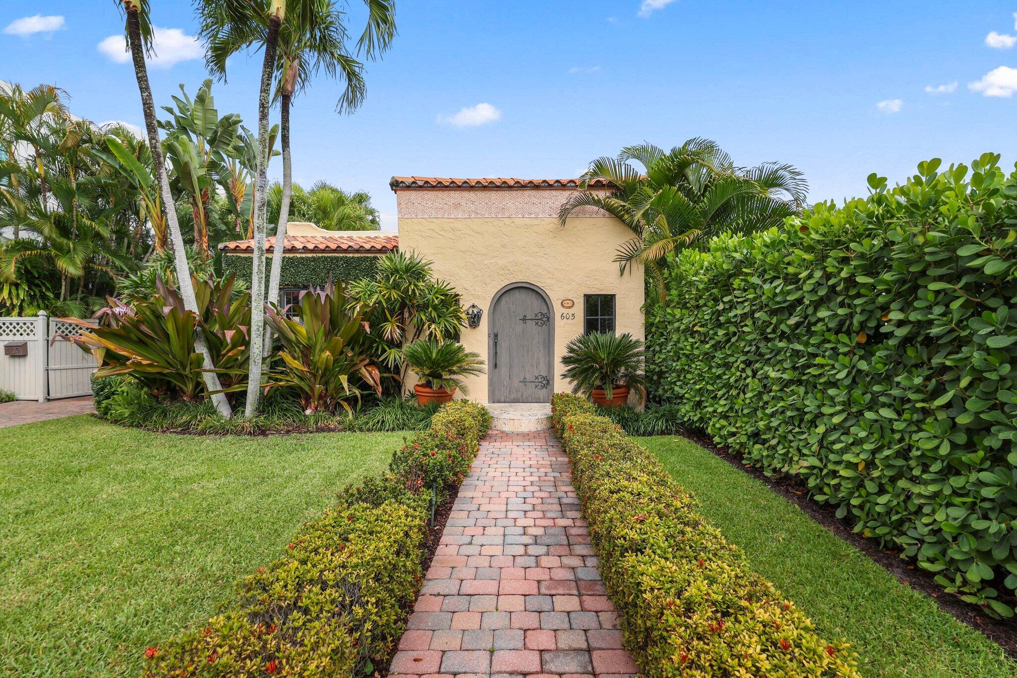 605 Sunset Road West Palm Beach, FL 33401 - Photo 5 of 42 Front of Home