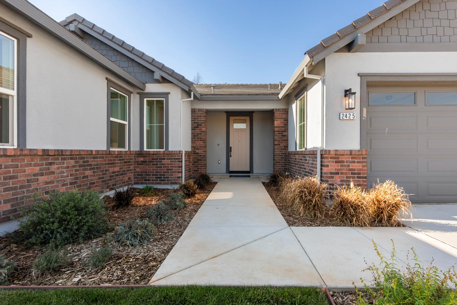 2425 Briar Meadow Circle Auburn, CA 95603 - Photo 11 of 51 a front view of a house