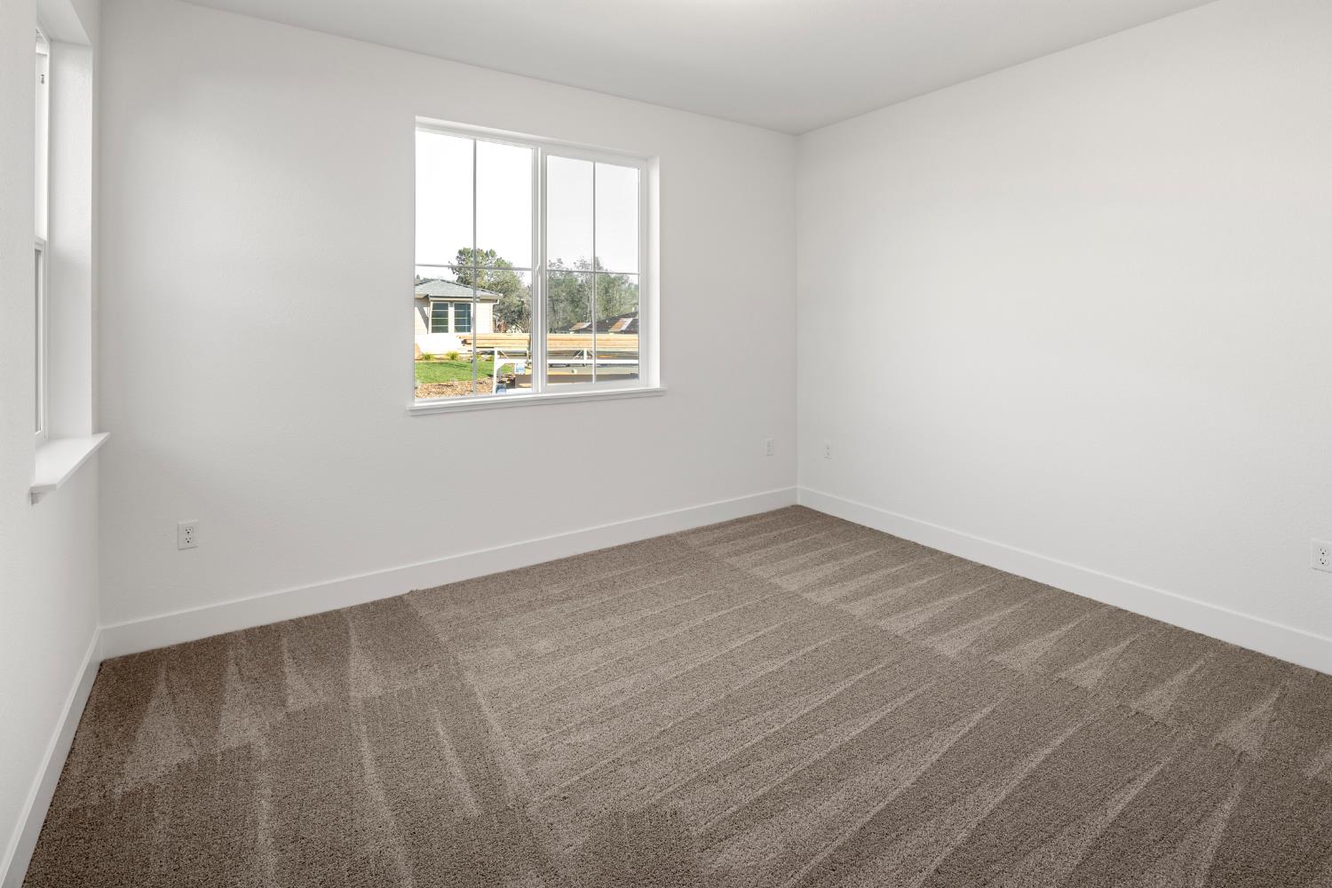 2425 Briar Meadow Circle Auburn, CA 95603 - Photo 39 of 51 an empty room with a window
