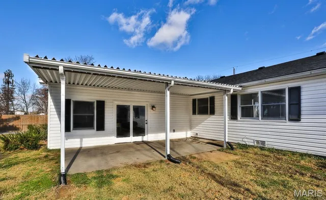 $340,000 | 1819 Oak Tree Street, St. Peters, MO 63376