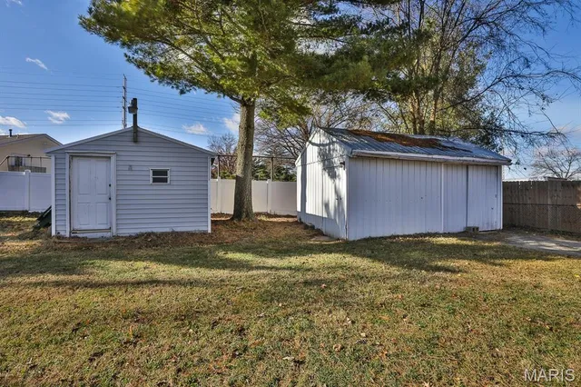 $340,000 | 1819 Oak Tree Street, St. Peters, MO 63376